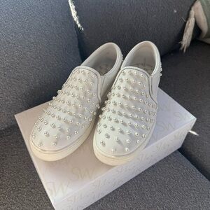 Stuart Weitzman Goldie Slip on | size 37.5 / W 7